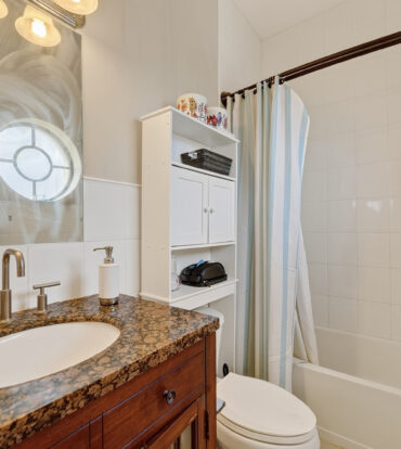 LANTERN POINT 3 BEDROOM CONDO W/ROOFTOP TERRACE