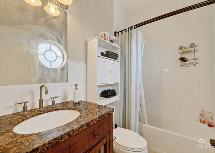 LANTERN POINT 3 BEDROOM CONDO W/ROOFTOP TERRACE