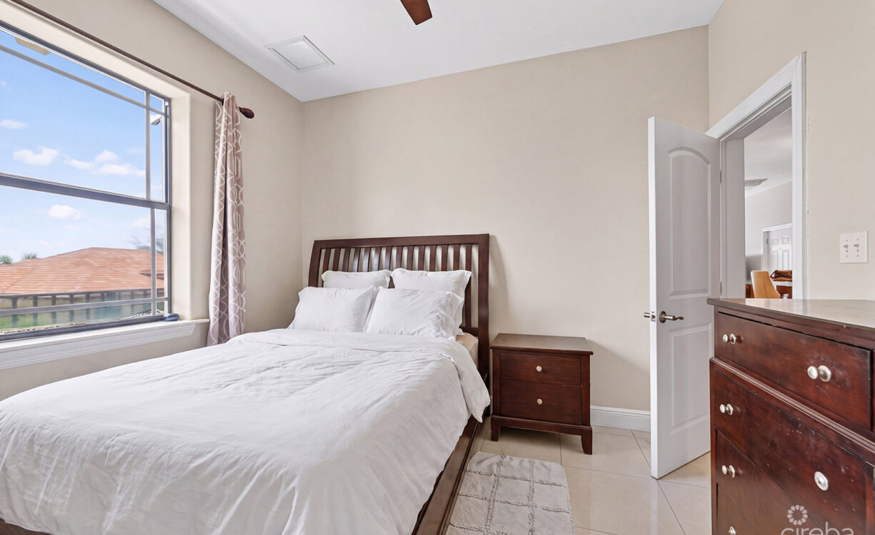 LANTERN POINT 3 BEDROOM CONDO W/ROOFTOP TERRACE