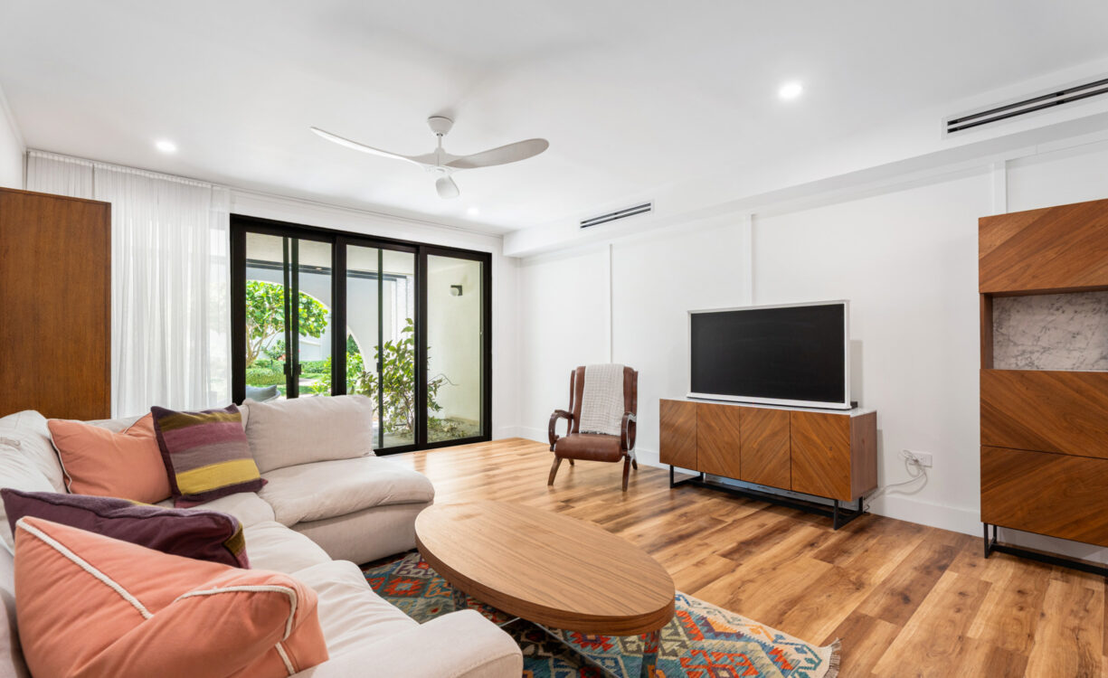 VILLA PAPPAGALLOS 4, WEST BAY RENOVATED CONDO
