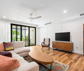 VILLA PAPPAGALLOS 4, WEST BAY RENOVATED CONDO