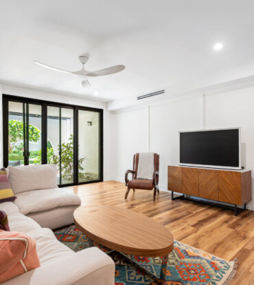 VILLA PAPPAGALLOS 4, WEST BAY RENOVATED CONDO