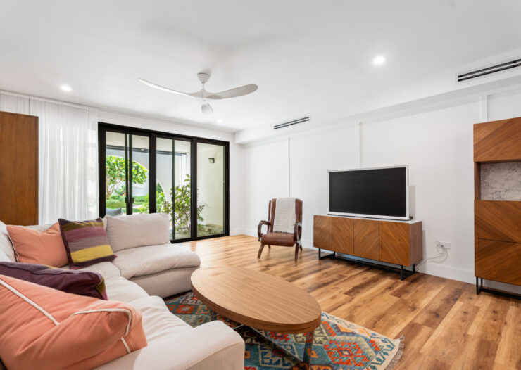 VILLA PAPPAGALLOS 4, WEST BAY RENOVATED CONDO