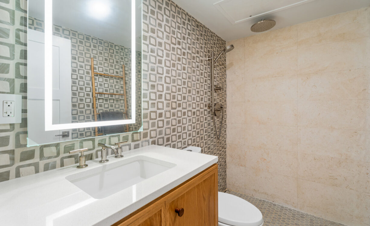 VILLA PAPPAGALLOS 4, WEST BAY RENOVATED CONDO