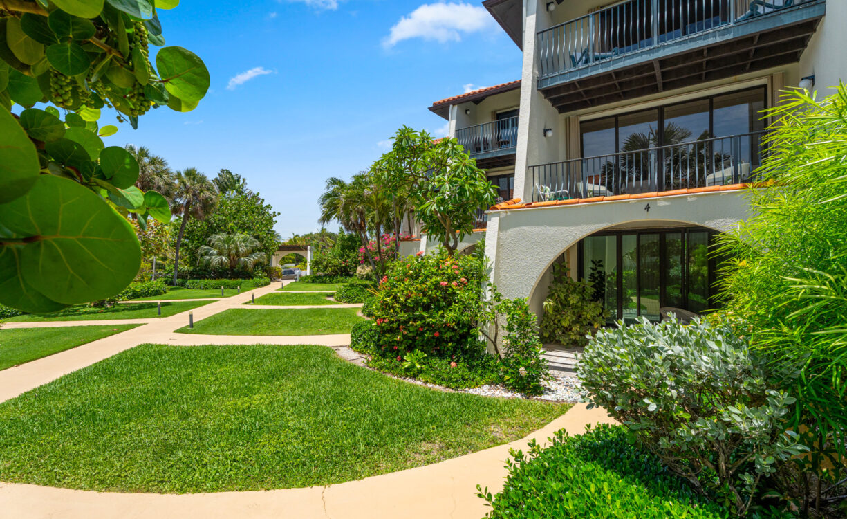 VILLA PAPPAGALLOS 4, WEST BAY RENOVATED CONDO