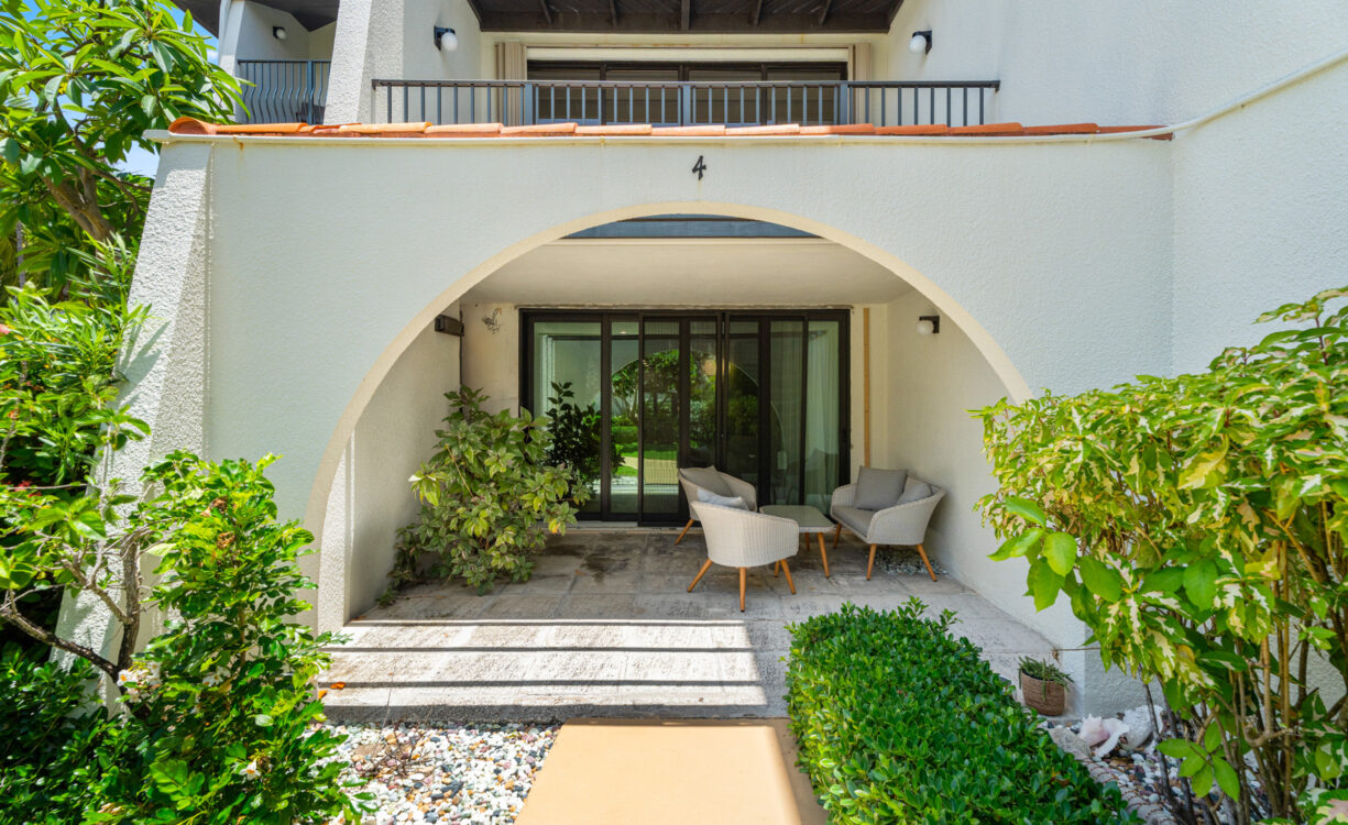 VILLA PAPPAGALLOS 4, WEST BAY RENOVATED CONDO