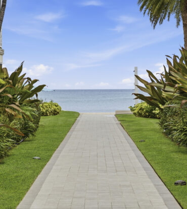 THE SOVEREIGN #12 PENTHOUSE ON SEVEN MILE BEACH