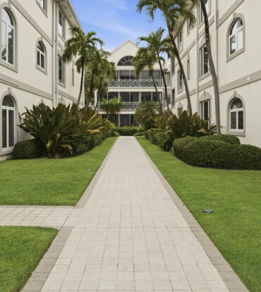 THE SOVEREIGN #12 PENTHOUSE ON SEVEN MILE BEACH