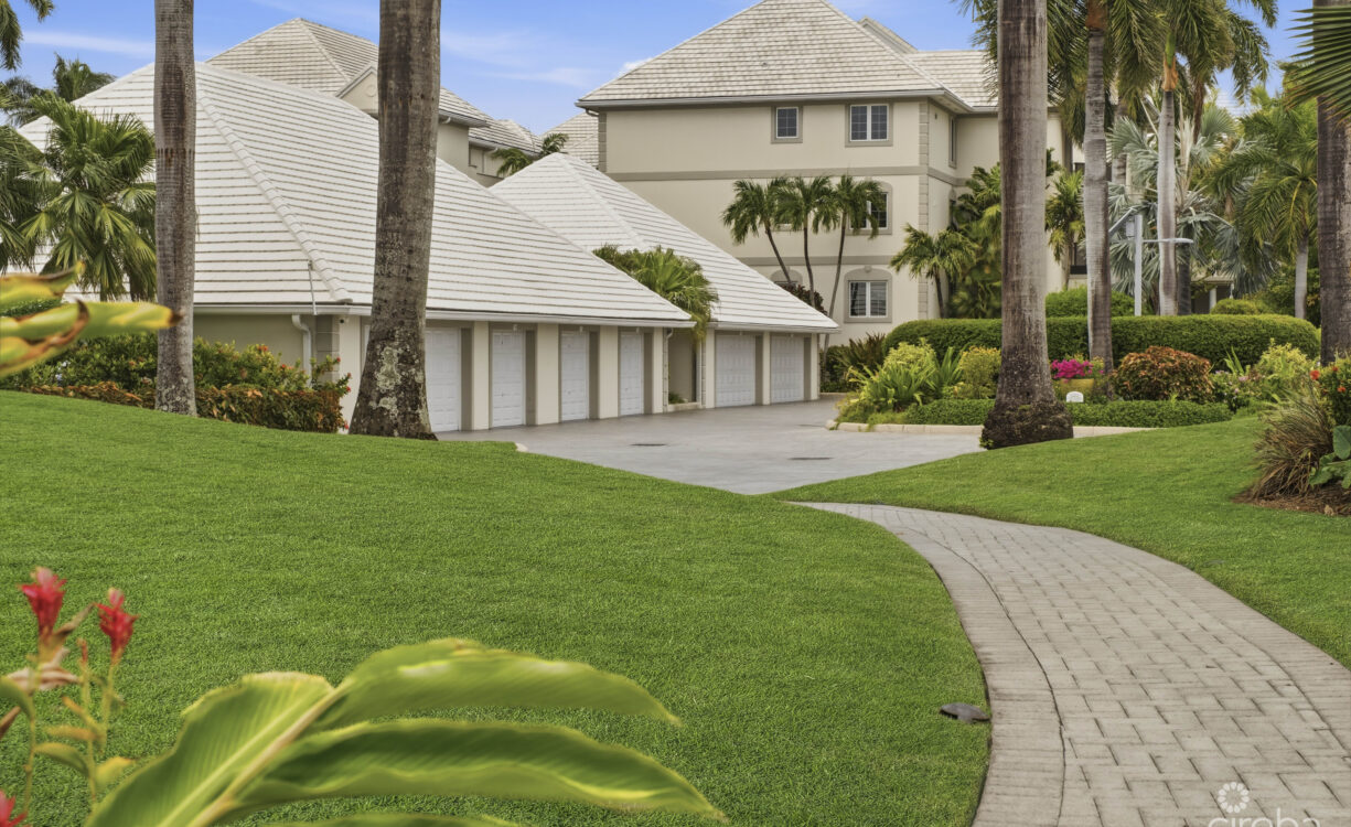 THE SOVEREIGN #12 PENTHOUSE ON SEVEN MILE BEACH