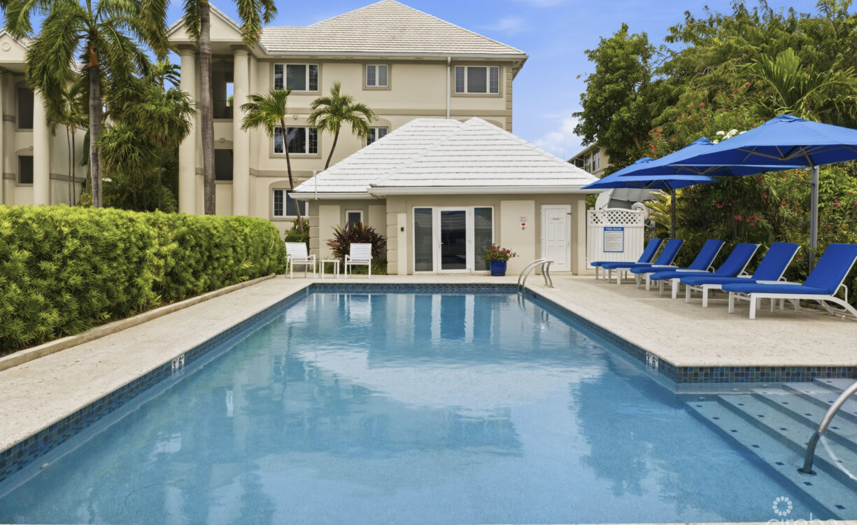 THE SOVEREIGN #12 PENTHOUSE ON SEVEN MILE BEACH
