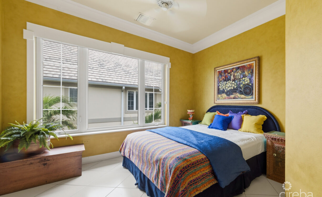THE SOVEREIGN #12 PENTHOUSE ON SEVEN MILE BEACH