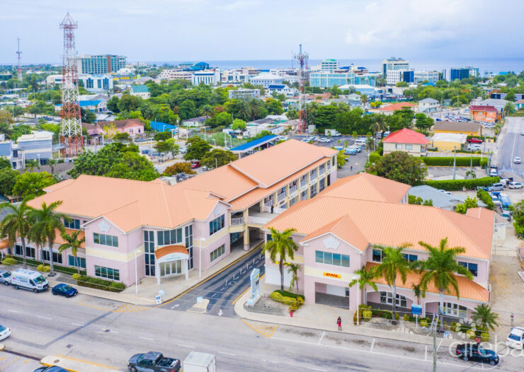 CROWN SQUARE | 16 UNIT COMMERCIAL INVESTMENT OPPORTUNITY