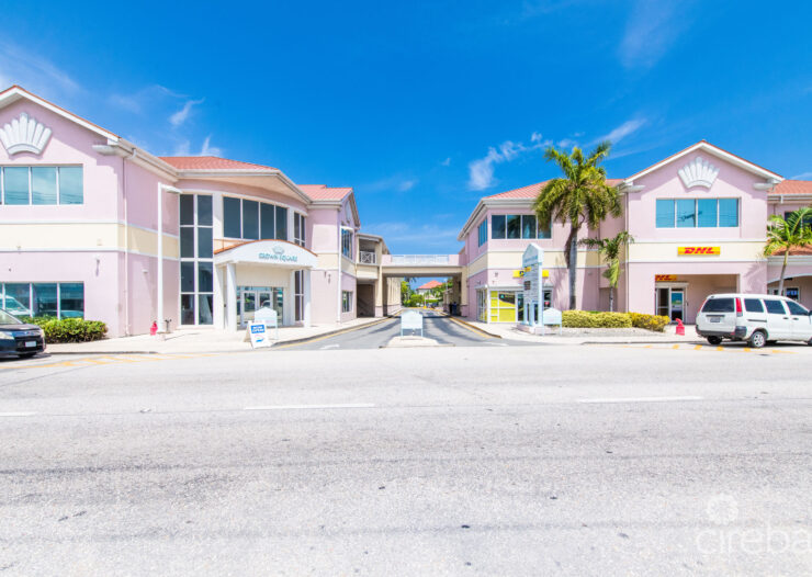 CROWN SQUARE | 16 UNIT COMMERCIAL INVESTMENT OPPORTUNITY