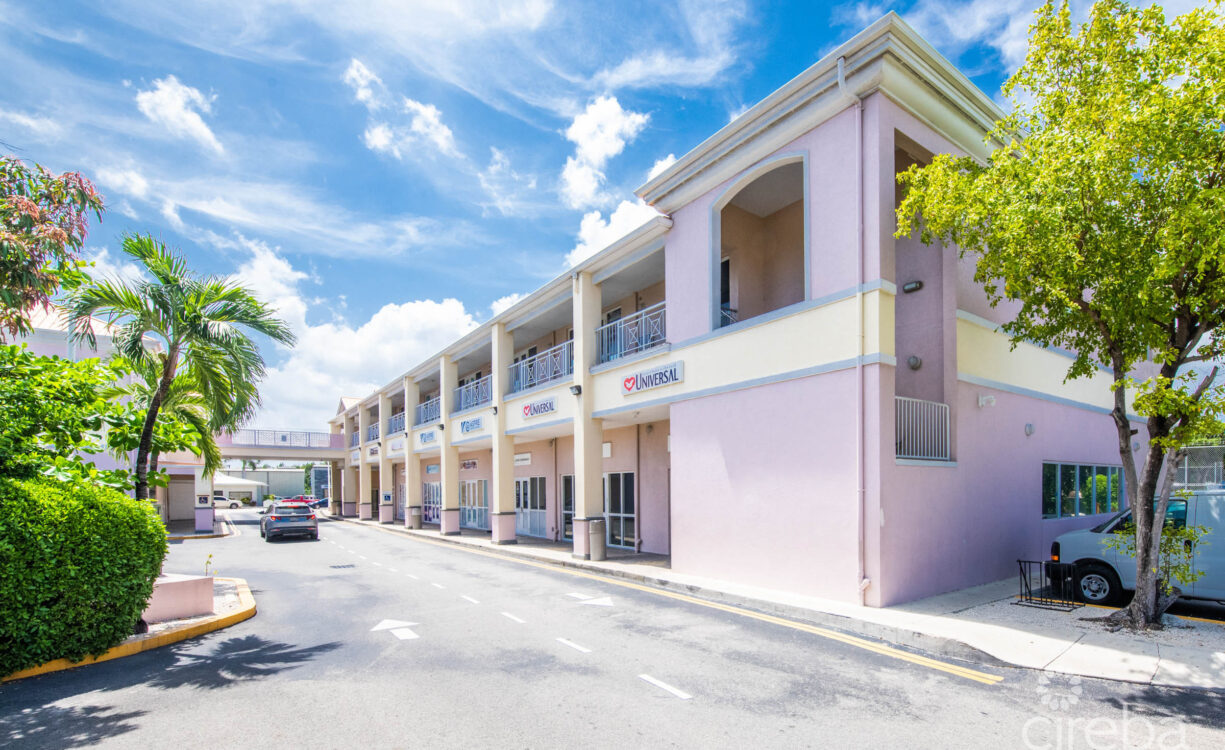 CROWN SQUARE | 16 UNIT COMMERCIAL INVESTMENT OPPORTUNITY