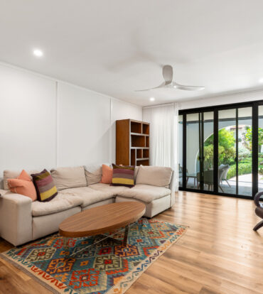 VILLA PAPPAGALLOS 4, WEST BAY RENOVATED CONDO