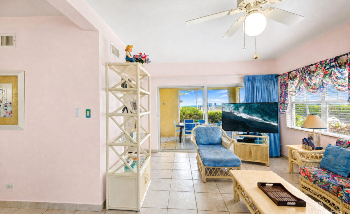 PLANTATION VILLAGE #9- SEVEN MILE BEACH