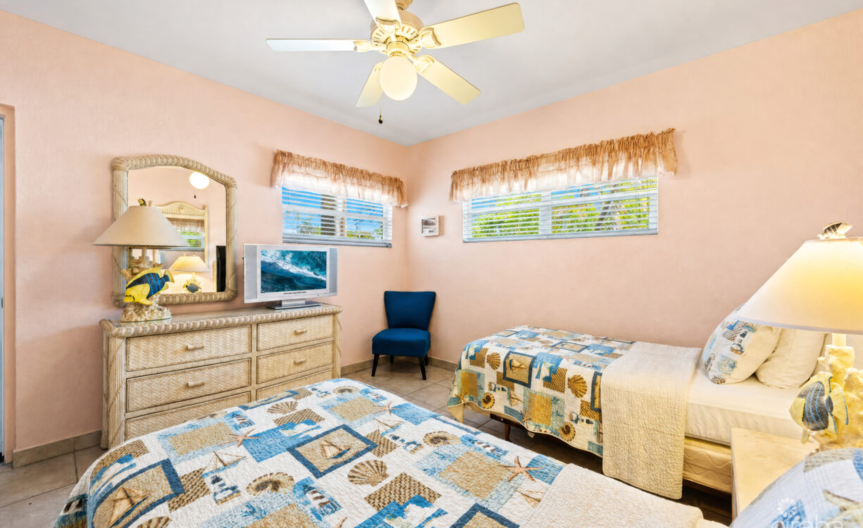 PLANTATION VILLAGE #9- SEVEN MILE BEACH