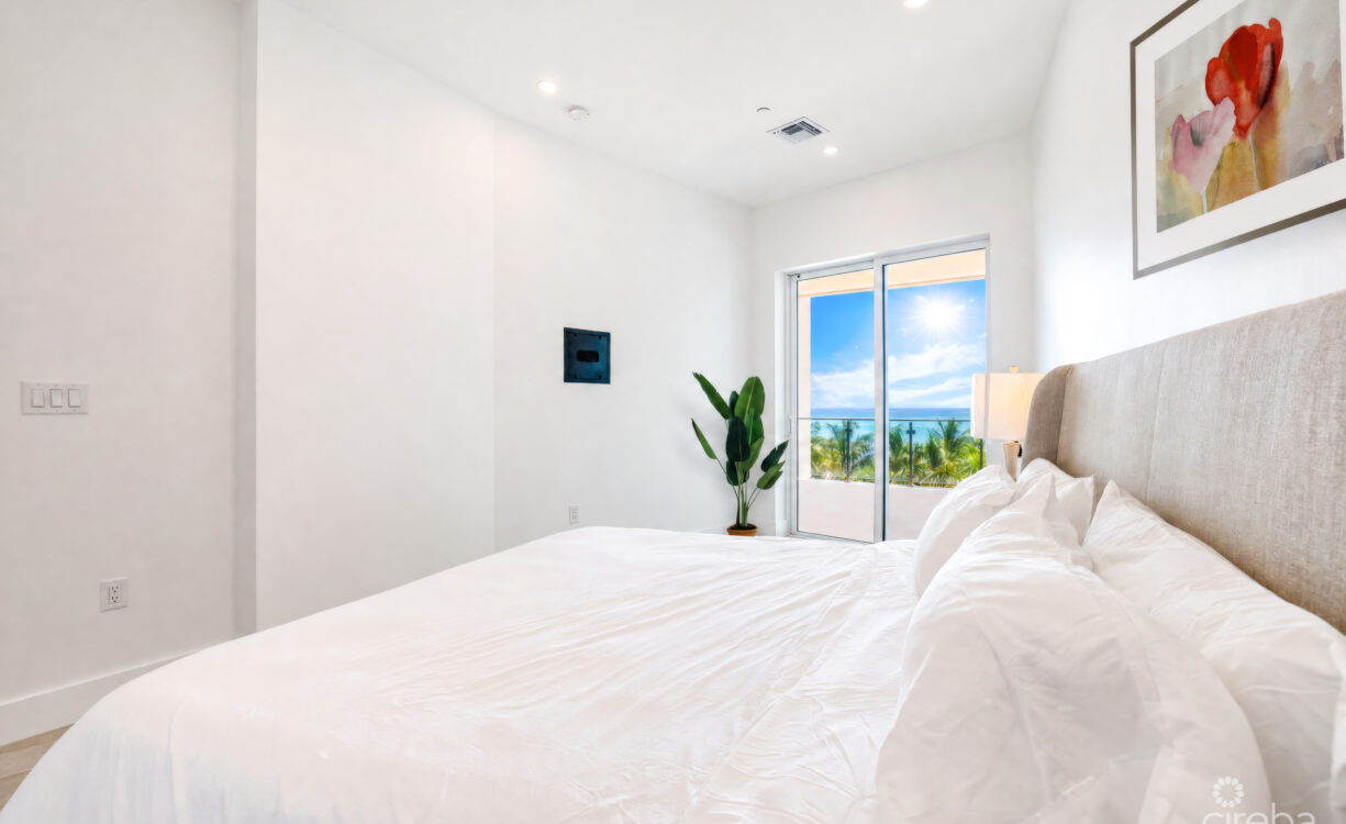 AURA #305 OCEANFRONT