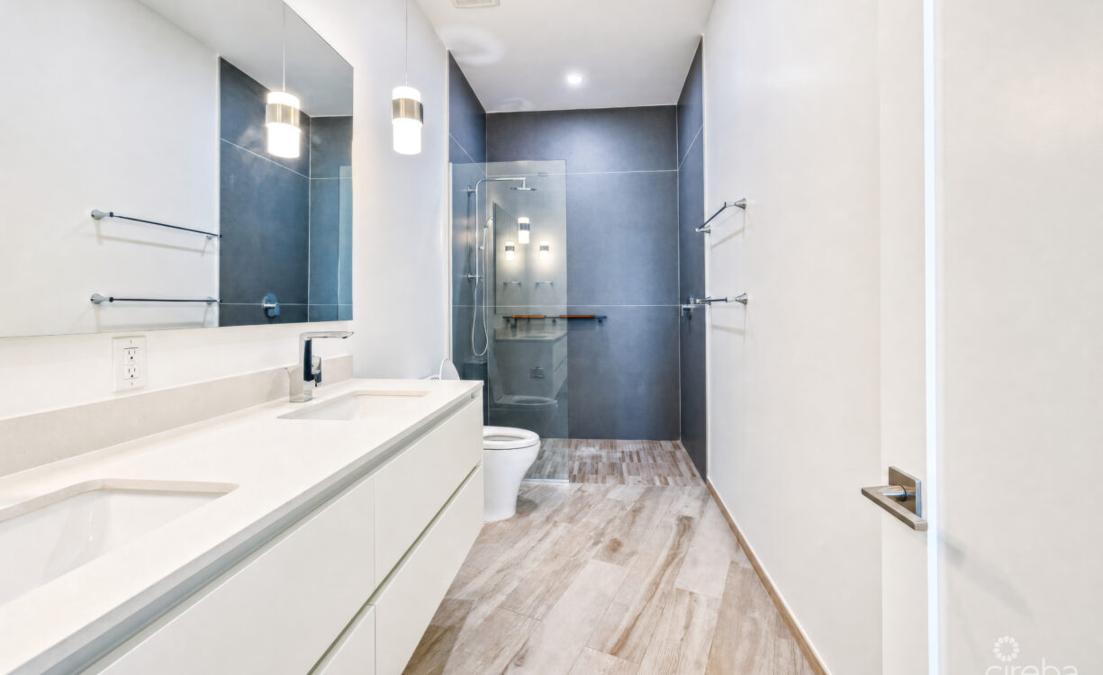 AURA #305 OCEANFRONT