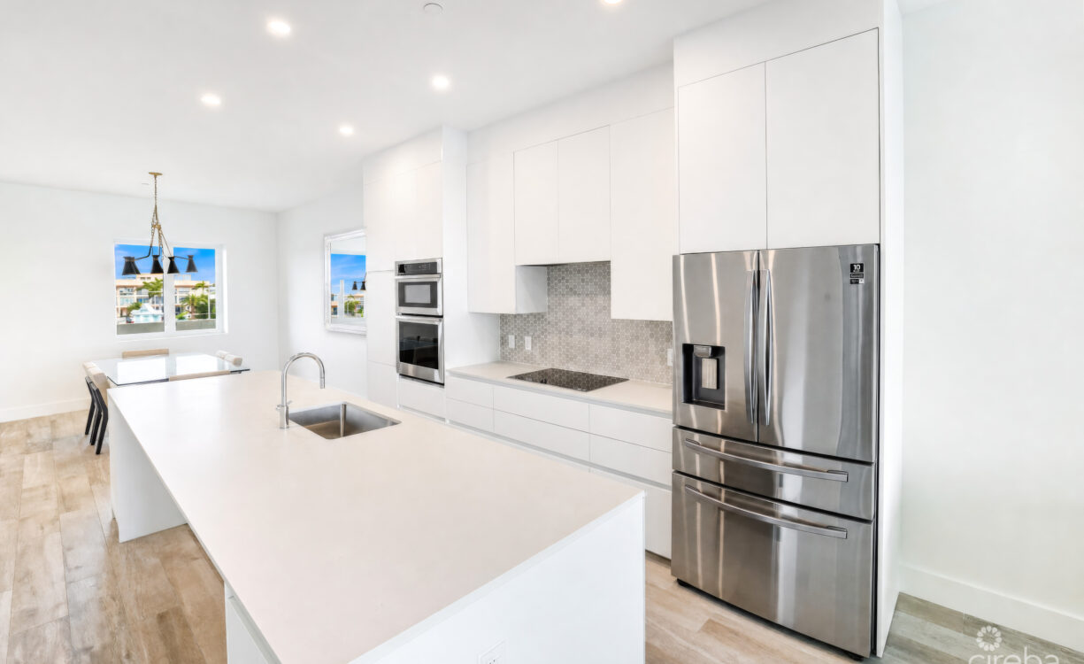AURA #305 OCEANFRONT