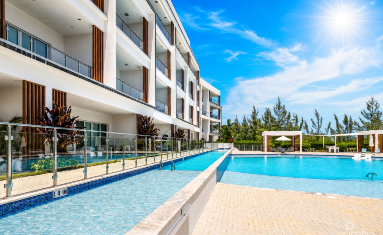 AURA #305 OCEANFRONT