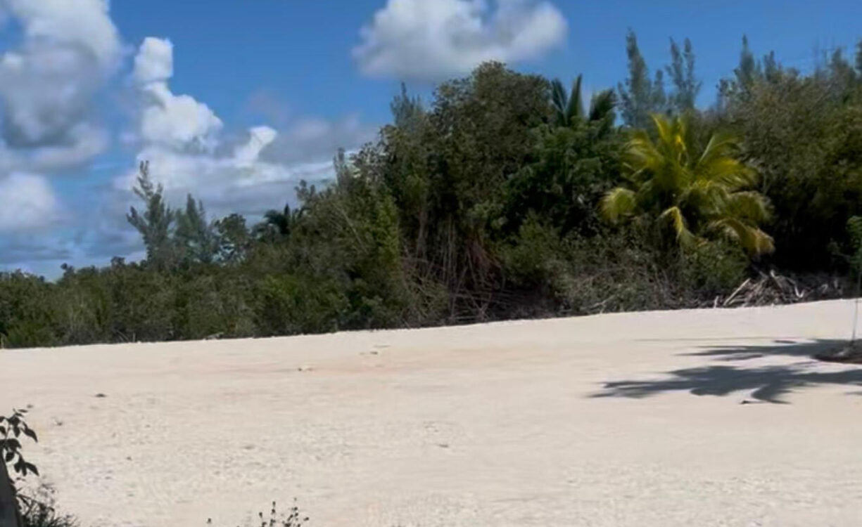 0.57 ACRES DEVELOPMENT LOT - SEAVIEW ROAD