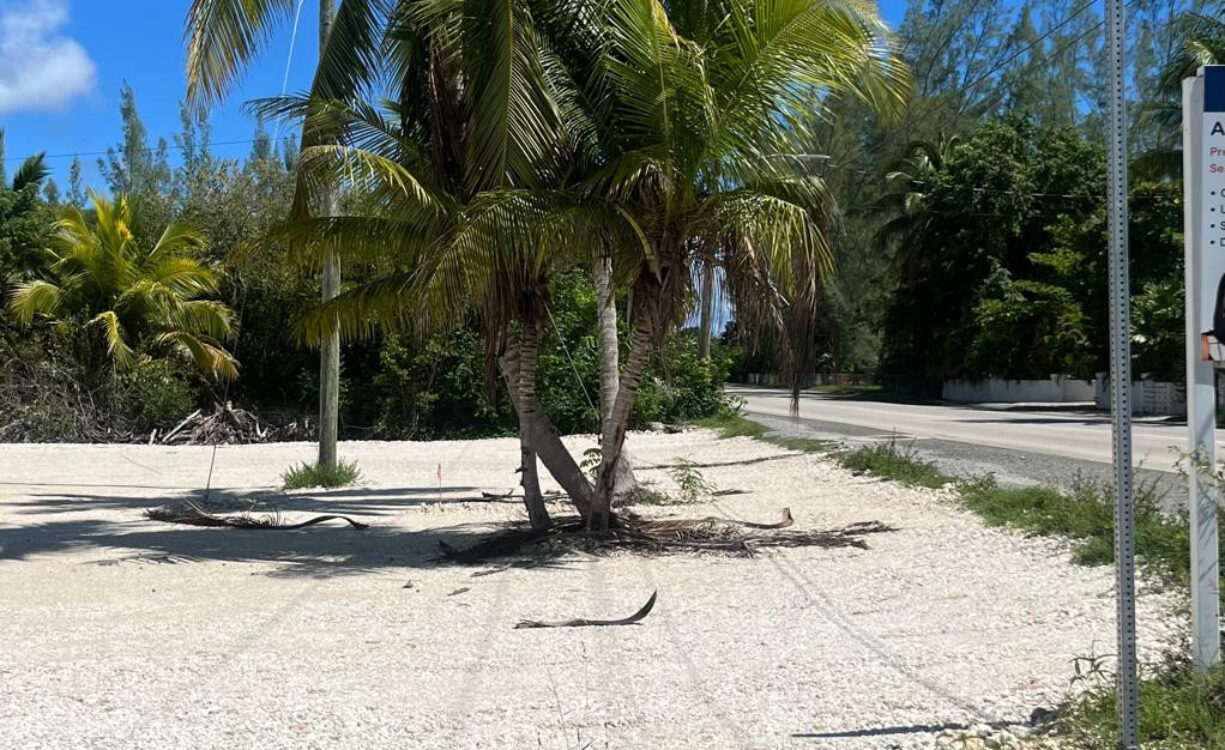 0.57 ACRES DEVELOPMENT LOT - SEAVIEW ROAD