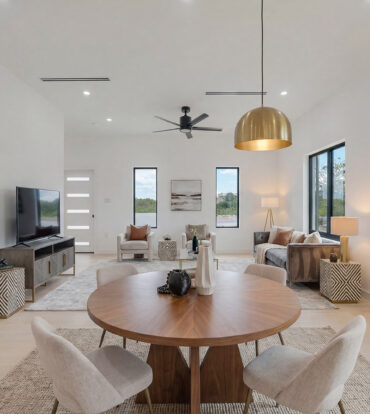 2 BEDROOM, 2.5 BATHROOM DUPLEX IN LOOKOUT GARDEN
