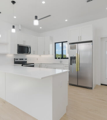 2 BEDROOM, 2.5 BATHROOM DUPLEX IN LOOKOUT GARDEN
