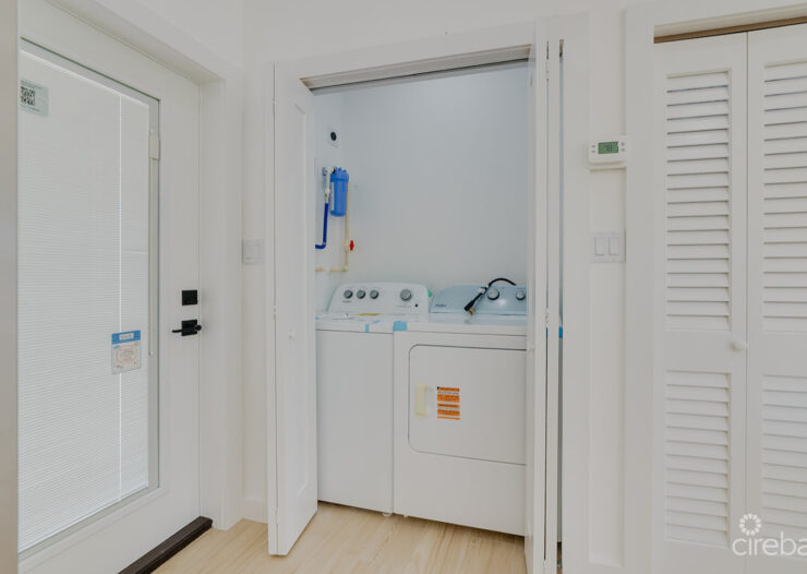 2 BEDROOM, 2.5 BATHROOM DUPLEX IN LOOKOUT GARDEN
