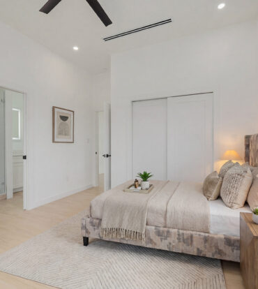 2 BEDROOM, 2.5 BATHROOM DUPLEX IN LOOKOUT GARDEN