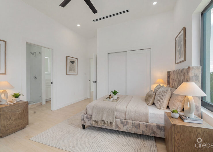 2 BEDROOM, 2.5 BATHROOM DUPLEX IN LOOKOUT GARDEN