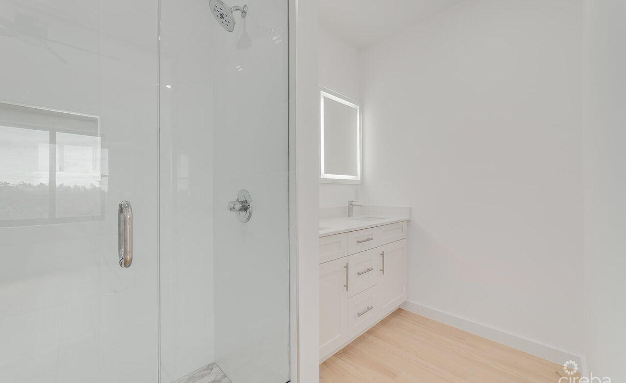 2 BEDROOM, 2.5 BATHROOM DUPLEX IN LOOKOUT GARDEN