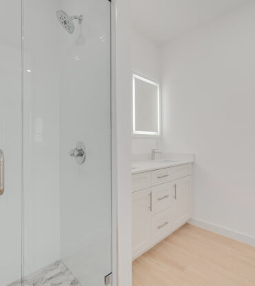 2 BEDROOM, 2.5 BATHROOM DUPLEX IN LOOKOUT GARDEN