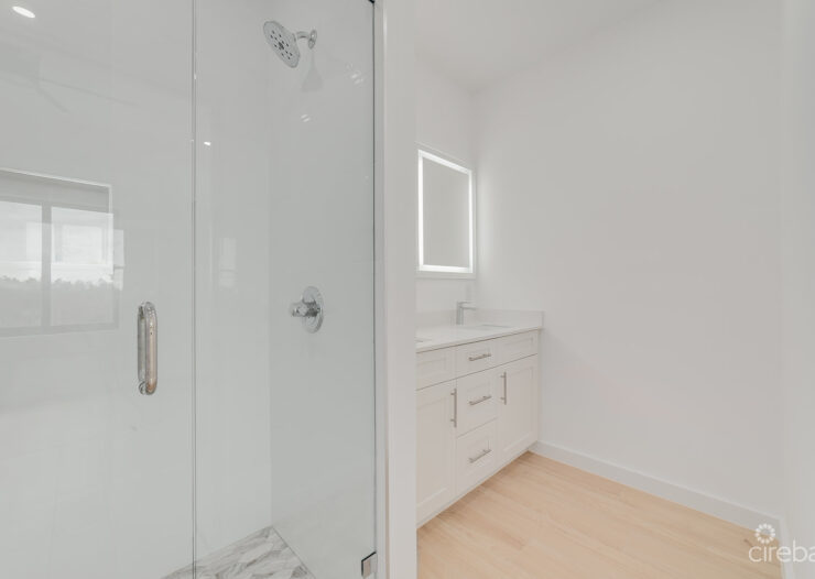 2 BEDROOM, 2.5 BATHROOM DUPLEX IN LOOKOUT GARDEN