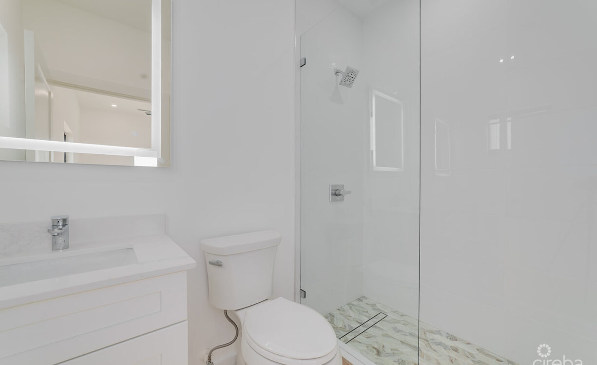 2 BEDROOM, 2.5 BATHROOM DUPLEX IN LOOKOUT GARDEN
