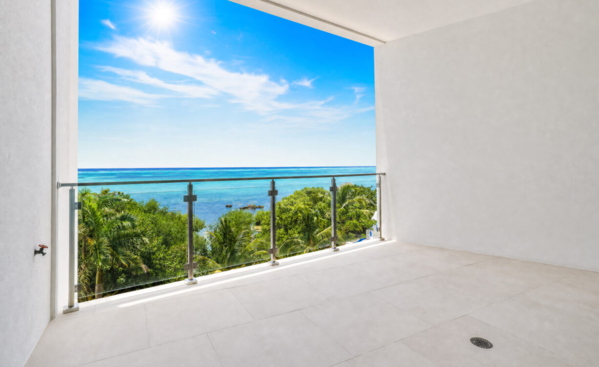 AURA #305 OCEANFRONT