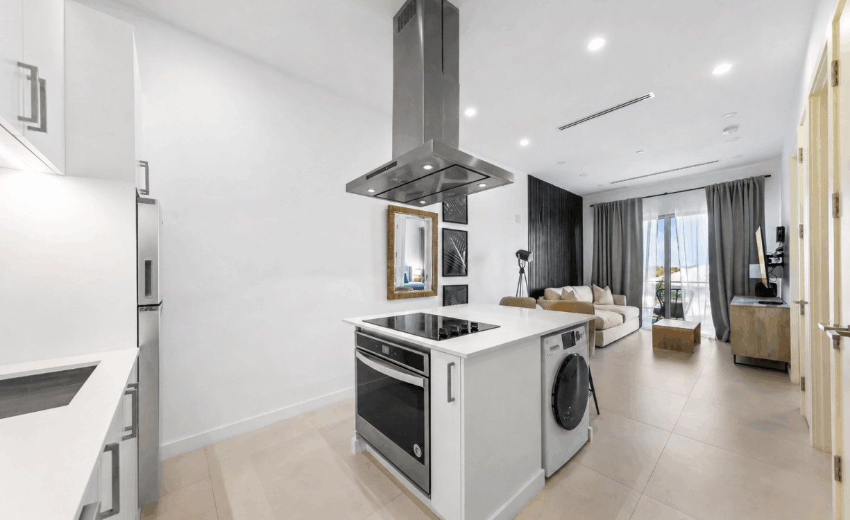 HARBOUR WALK 211, 1 BED + DEN
