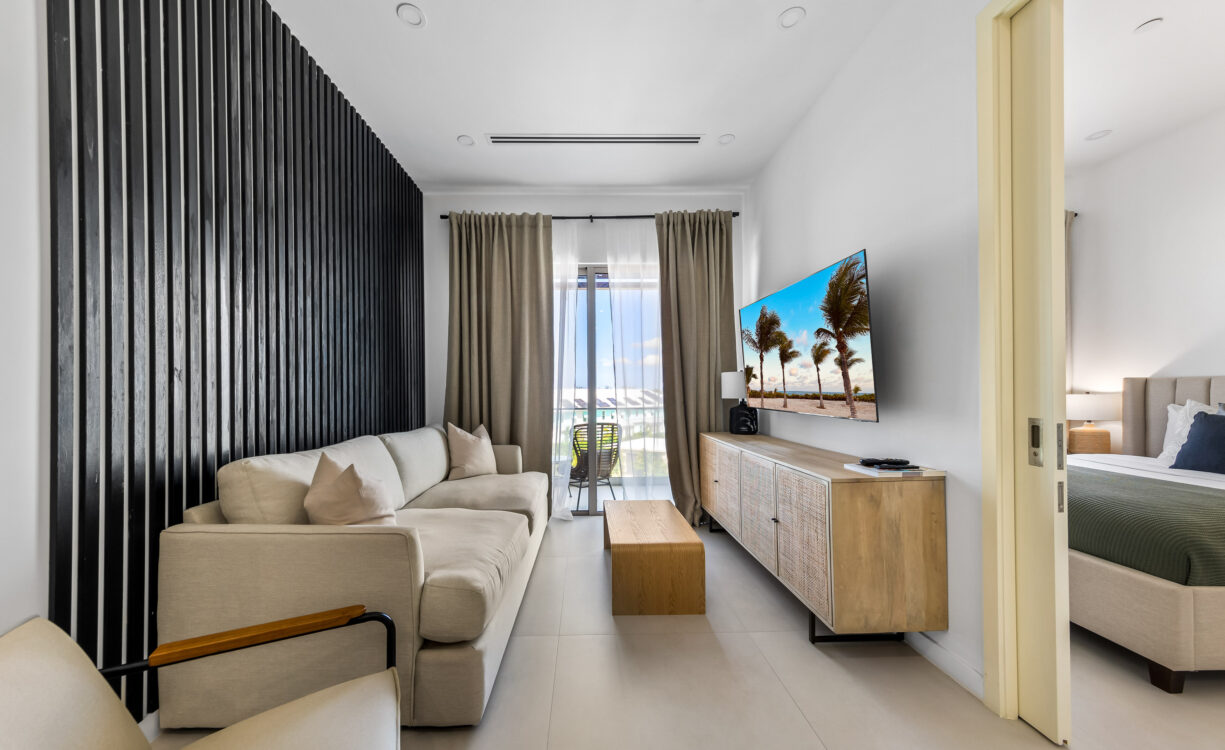 HARBOUR WALK 211, 1 BED + DEN