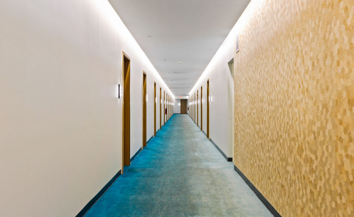 HARBOUR WALK 211, 1 BED + DEN