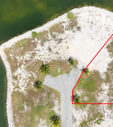 CANAL FRONT LOT IN THE CHANNELS