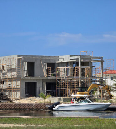 HARBOUR REACH CANAL FRONT EXECUTIVE HOME