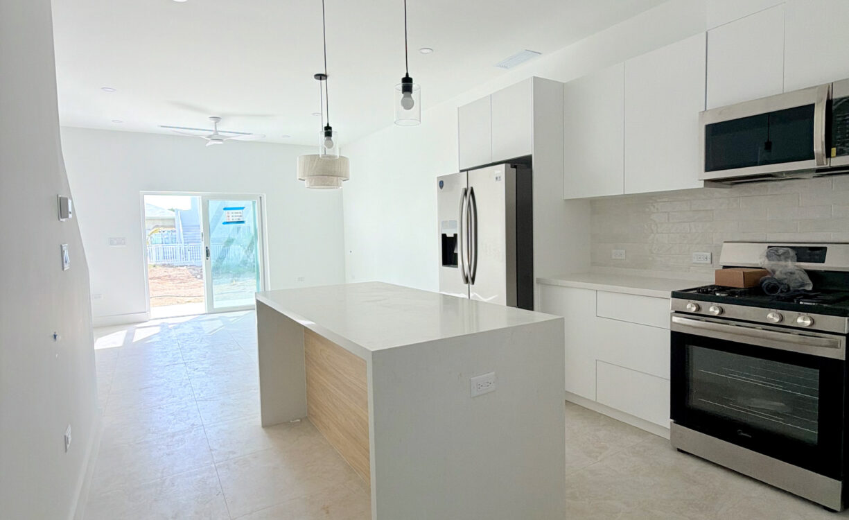 THREE BEDROOM, 3.5 BATHROOM RESIDENCE - DEVELOPER UNIT - THE MEADOWS AT BATABANO