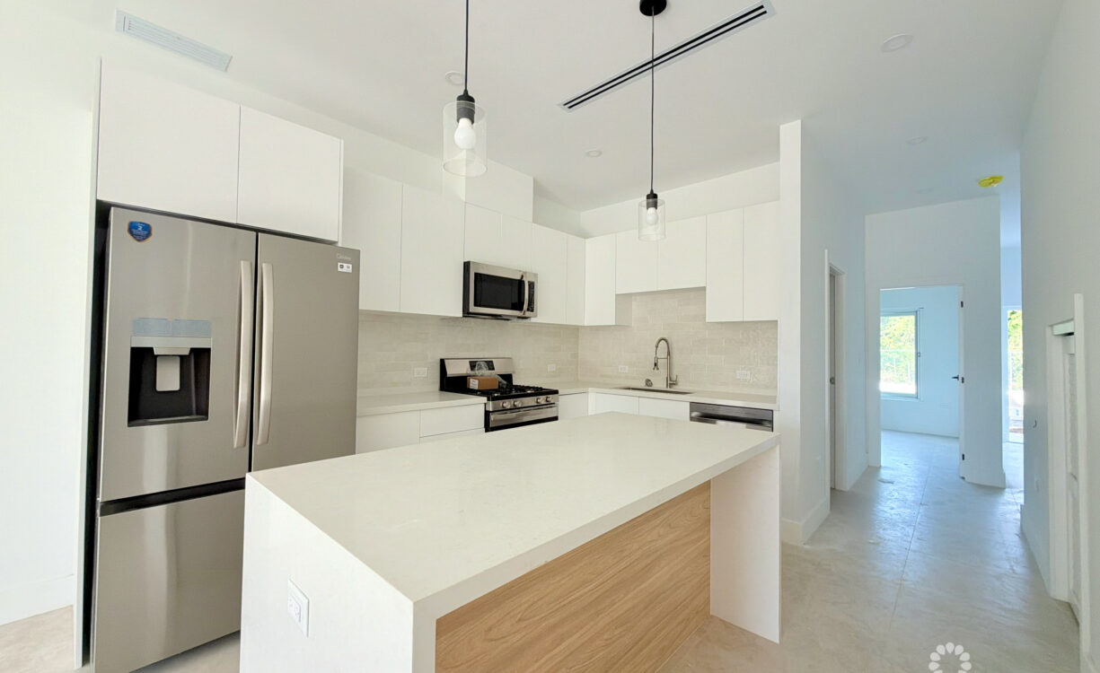 THREE BEDROOM, 3.5 BATHROOM RESIDENCE - DEVELOPER UNIT - THE MEADOWS AT BATABANO