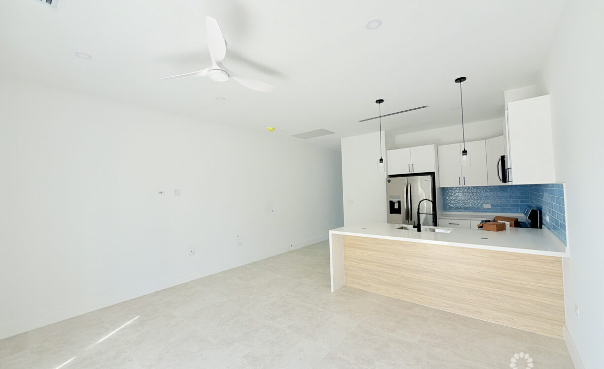LARGE ONE BEDROOM TOWNHOME - THE MEADOWS AT BATABANO