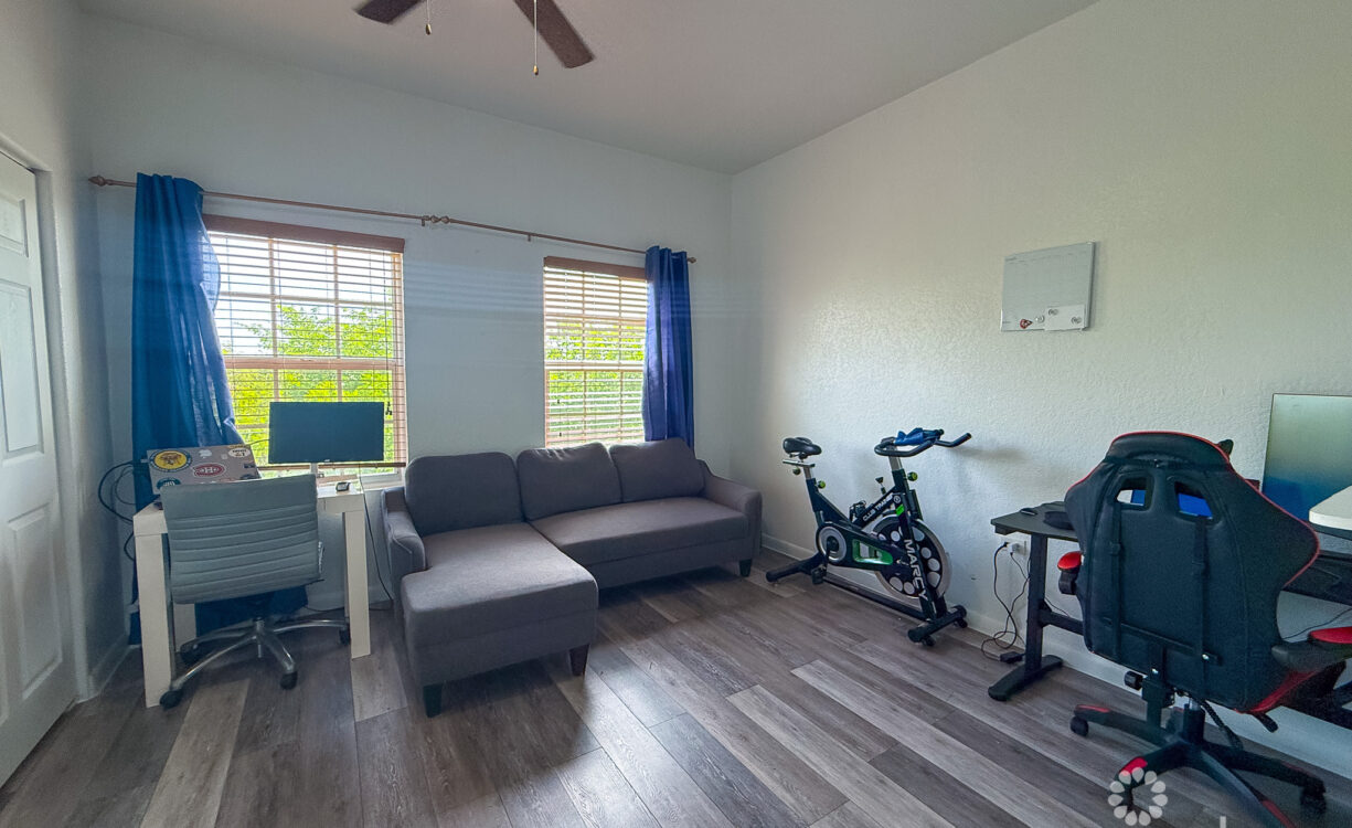 MIZPAH 2 BED, 2.5 BATH TOWNHOUSE, WEST BAY