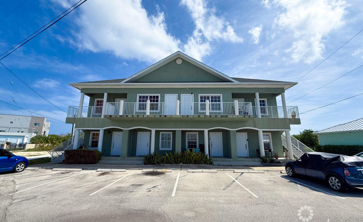 MIZPAH 2 BED, 2.5 BATH TOWNHOUSE, WEST BAY