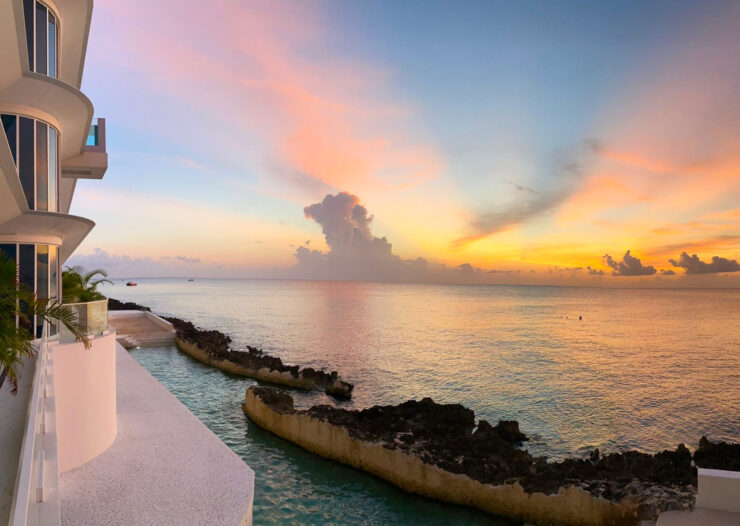 FIN 11 - OCEANFRONT CONDO