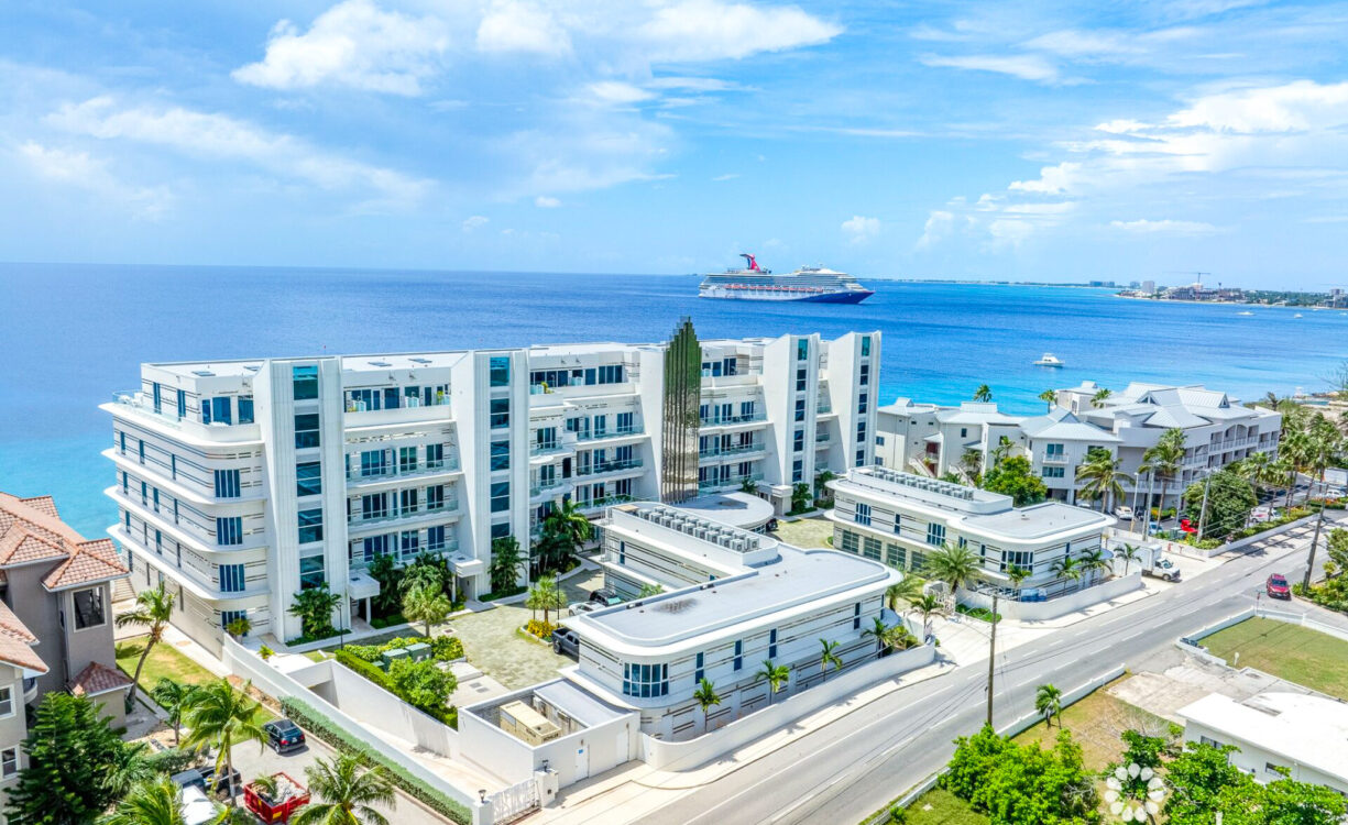 FIN 11 - OCEANFRONT CONDO