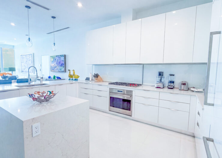 FIN 11 - OCEANFRONT CONDO